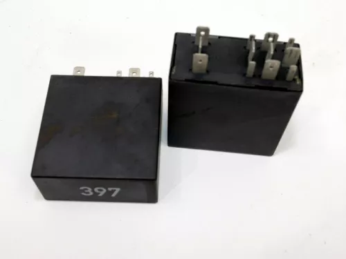 Audi A4 B5 Relais Nebelscheinwerfer 397    8D0907701A 8D0 907 701 A