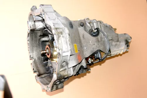 VW Passat 3B Audi A4 GETRIEBE DCN 1,6 74kw 101PS (von Motor AHL) 133.000km (100288)