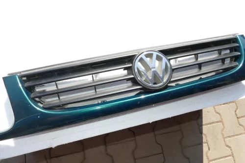 VW Polo 6N Kühlergrill Grillleiste grün LC6P vorne Leiste Grill VW Zeichen (100984)