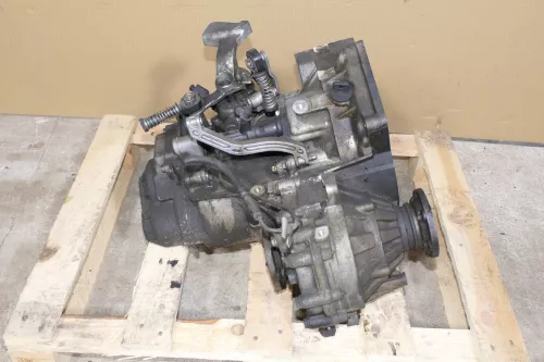 VW Touran Golf Getriebe 1,9 TDI 77kw 105PS 6-Gang GQN FYG 168.000km(v Motor BKC (101082)