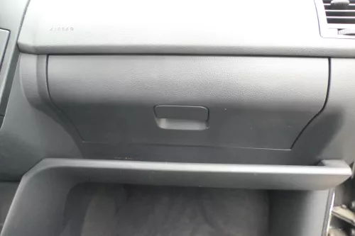 VW Polo 9N 9N3 Handschuhfach schwarz Handschuhfachdeckel Deckel Klappe (101950)
