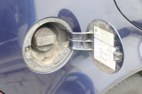 VW Golf 4 Limousine Tankdeckel Deckel Tank Tankverschluß blau LC5H (102899)