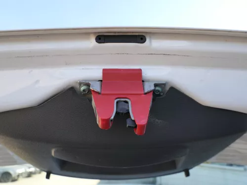 VW Fox Heckschloß Schloß unten an der Heckklappe 5Z6827505 (102929)