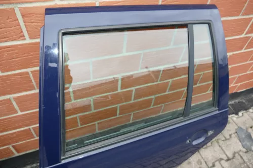 VW Golf 4 Bora Tür hinten links nur Kombi / Variant blau LA5G (102999)