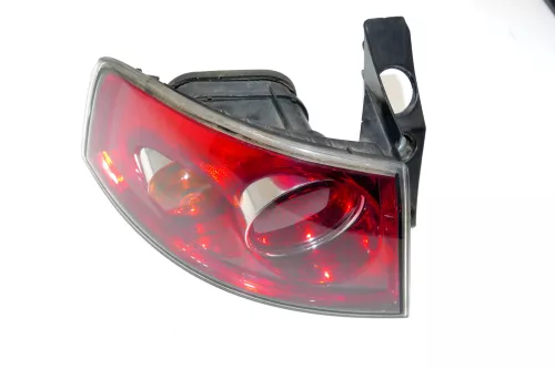 Seat Ibiza 6L Rücklicht hinten links außen Rückleuchte Heckleuchte Lampenträger