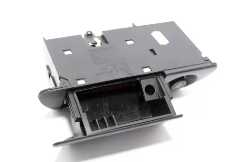 Audi A4 B5 Aschenbecher vorne 8D0857951B bis ca. Bj. 1999. (103467)