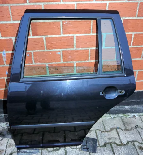 VW Golf 4 Bora Tür hinten links nur Kombi / Variant schwarz LC9Z