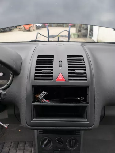 VW Lupo Polo 6N2 Mittelkonsole Verkleidung um Radio schwarz 6N0858069C (103753)