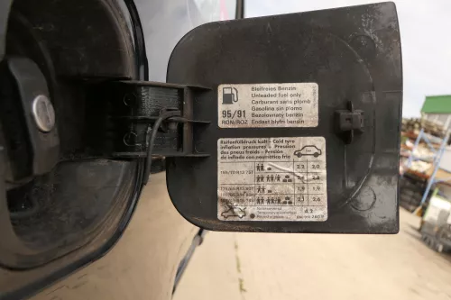 VW Lupo Seat Arosa Tankdeckel Deckel Tank Tankverschluß schwarz L041 (103765)