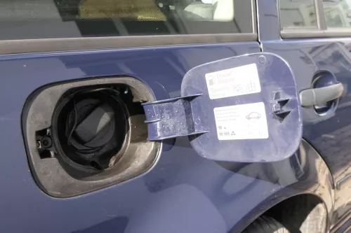 VW Golf 4 Variant Kombi Tankdeckel Deckel Tank Tankverschluß blau LA5G (103767)