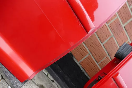 VW Bora Tür hinten rechts nur Limousine rot LP3G (ohne die große Scheibe) (103937)