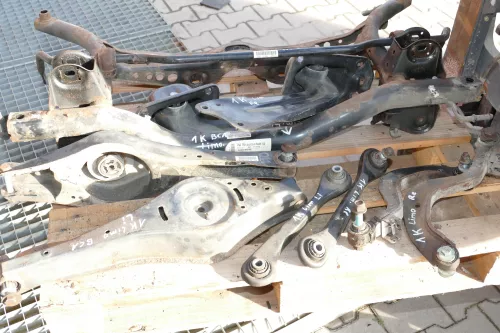 VW Golf 5 V Achse hinten Hinterachse Achsträger Querlenker Stabi Stabilisator v (104705)