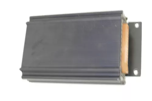 Audi A6 4B Avant Kombi Subwoofer Bassbox Bose Verstärker Endstufe AMP3510C5A (105027)