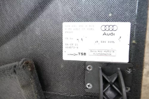 Audi A6 4B Avant Kombi Verkleidung Teppich Kofferraum Kofferraumteppich 594 soul (105109)