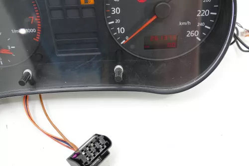 Audi A3 8L Tacho Tachometer Kombiinstrument 261.000km 8L0919860E Benziner 1,6 (105267)