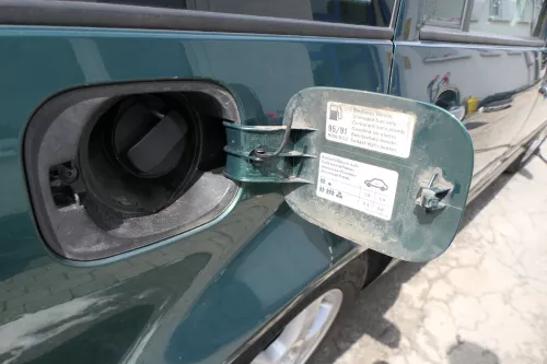 VW Golf 4 Variant Kombi Tankdeckel Deckel Tank Tankverschluß grün LC6M (105447)