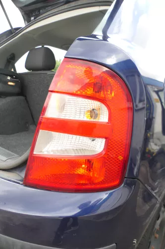 Skoda Fabia 6Y2 Schrägheck Rückleuchte Heckleuchte hinten rechts original Limous (105708)