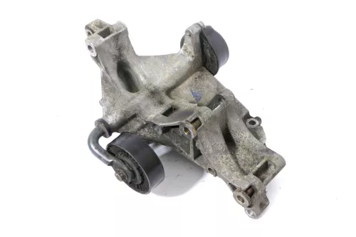 VW Golf 3 Halter Konsole Lichtmaschine Träger 1,9 TDI 90PS 028903139T  1Z AHU (105746)