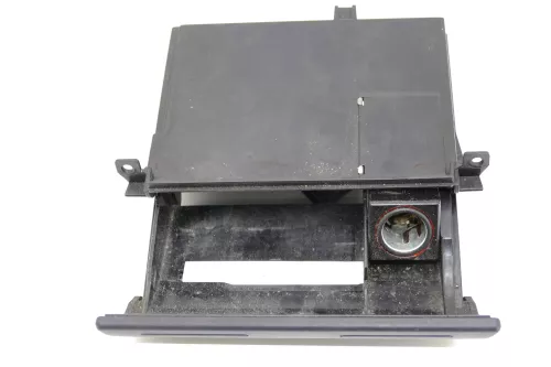 Audi A6 4B Facelift Aschenbecher vorne 4B0857951F / G (106076)