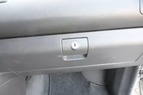 VW Lupo Handschuhfach schwarz Handschuhfachdeckel Deckel Klappe (106749)