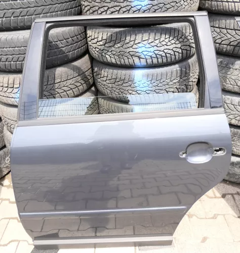 VW Passat 3B 3BG Kombi Variant Tür hinten links grau LC7V
