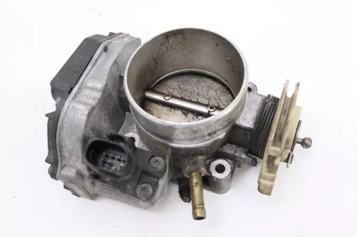 Audi A4 B5 Passat 3B Drosselklappe 078133063AB 2.8 ACK Motor ALF 2,4