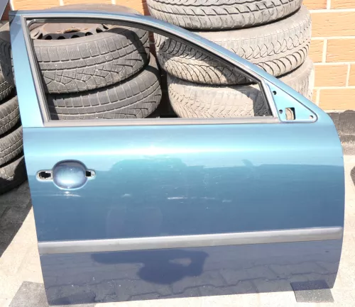 Skoda Octavia 1U Kombi + Limo Tür vorne rechts Beifahrertür grün LF6T (9595)