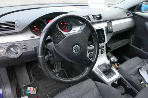 VW Passat 3C Armaturenbrett schwarz OHNE Anbauteile ohneAirbags