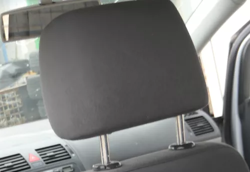 1x  Touran 1T Kopfstütze vorne rechts oder links dunkel anthrazit (fast schwarz) (107665)