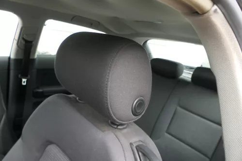 1x Audi A3 8P Kopfstütze vorne schwarz / soul PR-N7C 8H6   links (107773)