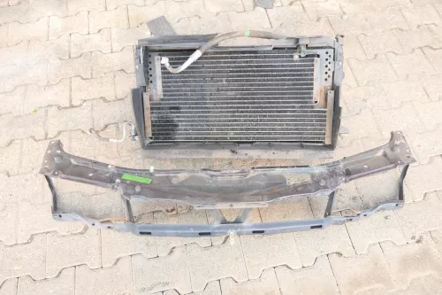 VW Passat 35i 3A Schloßträger Kühler Kondensator Aufnahme