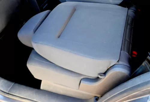 VW Touran Sitz hinten links dunkel anthrazit (hinter Fahrersitz) Rücksitz Isofix (108445)