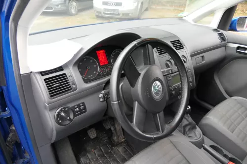 VW Touran 1T Armaturenbrett Cockpit Amaturbrett - ohne Anbauteile