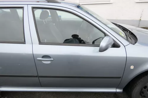 Skoda Octavia 1U Kombi + Limo Tür vorne rechts Beifahrertür grau LF7U
