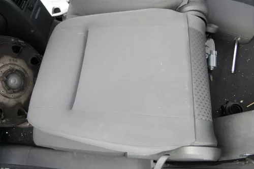 VW Touran Sitz hinten links anthrazit (hinterm Fahrersitz) Rücksitz - 108761 (108761)