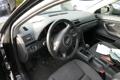 Audi A4 8E B6 Armaturenbrett Cockpit Amaturenbrett schwarz S-line keineAnbauteil