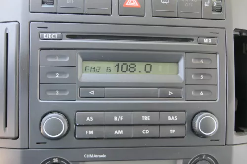 VW Fox 5Z Polo 9N3 Radio CD Player Original RCD200 Red BVX 6Q0035152G mitCode (109070)