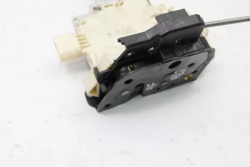 Audi A3 8P A6 4F Stellmotor Tür Türschloß mit ZV hinten links 4F0839015 (109650)