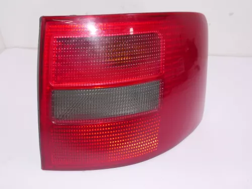 A6 4B Kombi Avant Rücklicht hinten rechts Heckleuchte 4B9945096D Lampenträger