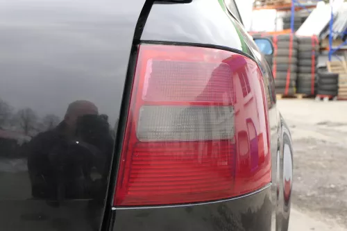 A6 4B Kombi Avant Rücklicht hinten rechts Heckleuchte 4B9945096D Lampenträger (109786)