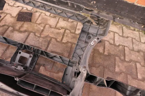 VW Passat 3C Schloßträger Kühler Klima Benziner + TDI (Mangel siehe Bild) (109883)