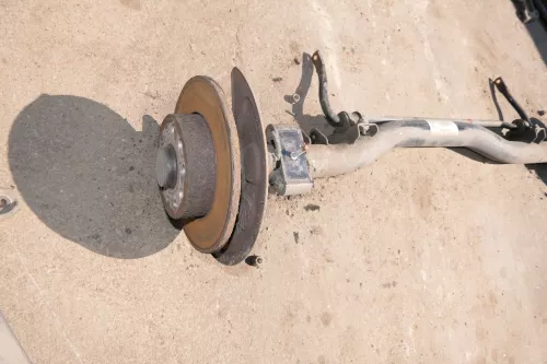 VW Caddy 2K Achse hinten Hinterachse Achsträger Scheibenbremse (109953)