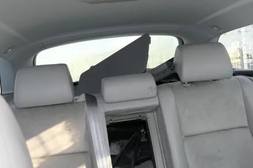 Audi A6 4F C6 Sitz Rückbank Rücksitzbank hinten 3-Punkt-Gurt Leder platin-Hell g (109974)