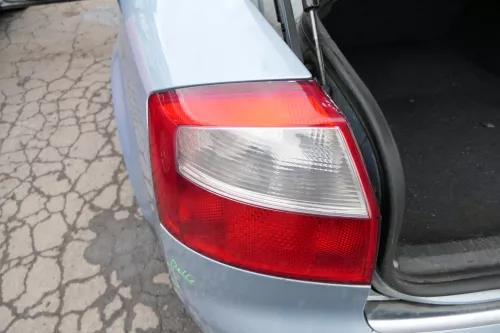 A4 B6 8E Limousine hinten links 8E5945217 Rückleuchte original Lampenträger