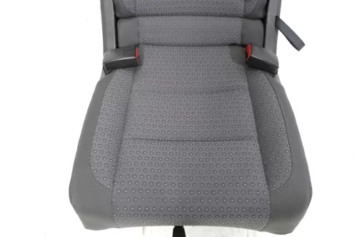 VW Touran 1T Sitz hinten mitte mittig (1. Reihe) Rücksitz anthrazit -ohne Gurtsc (111129)