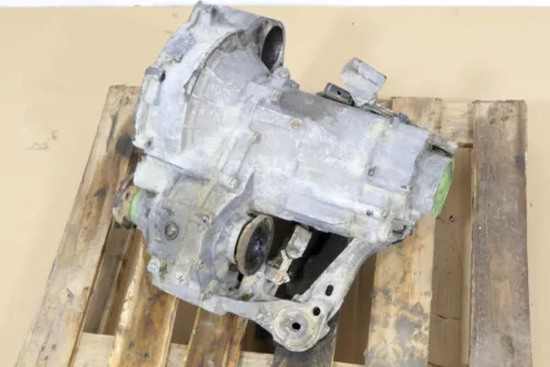 Golf 3 Getriebe CYZ 1,6 55kw 75PS (v. Motor AEA AEE) 165.000km(Anlasser vorn (111421)