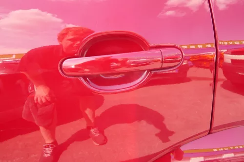 Audi A2 8Z Tür hinten links rot LY3C -mit Rahmen + Scheibe (111645)