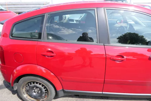 Audi A2 8Z Tür hinten rechts rot LY3C -mit Rahmen + Scheibe