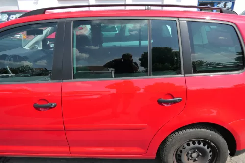 VW Touran 1T 1T3 Tür hinten links rot LY3D tornadorot mit Scheibe