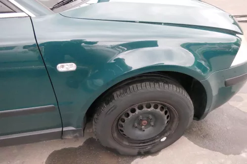 VW Passat 3BG Kotflügel original vorne rechts grün LB6G Blinkerloch